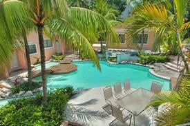 Paradise Island Apartment | Modern 2 Bed Paradise Island Location