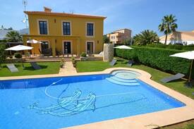 Sa Coma Villa | Luxurious Villa with Jacuzzi in Sa Coma Majorca