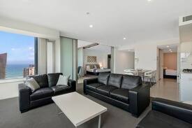 Surfers Paradise Apartment | Sky Apartment in the World Class Q1 Resort