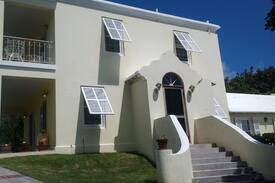Hamilton Parish House | PGA Bermuda Golf Package Transfer to Port Royal