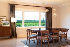 Jordan Station Villa | The Vineyard Villa of Alvento Winery: KING SUITE