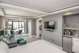 Port Elizabeth House | La Vue - Studio room