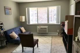 Bryant Pattengill East Apartment | Grace's Book-Filled Ann Arbor Airbnb