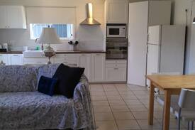 Southport House | Coast Shack 5 minutes walk to Ocean & Broadwater