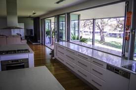 Mannum House | Stunning 5 bed. Riverfront Home in Mannum