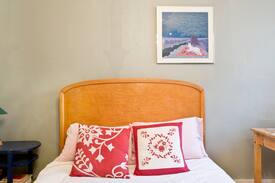 Northwest Berkeley House | Artistic Room in Berkeley Craftsman