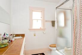 Northwest Berkeley House | Artistic Room in Berkeley Craftsman