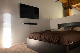 South Loop Apartment | Lofty Loft in South Loop ❤️