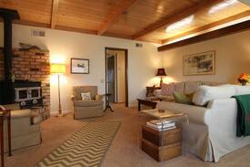 Healdsburg House | The Duck Farm Close to HBG Square
