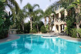 Kiti Apartment | Cypress Garden Views Apt