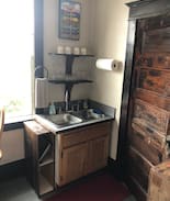 Riverfront Apartment | Hip Strip Studio in the heart of Missoula! Apt 53