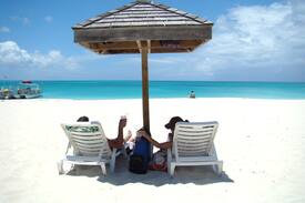 Leeward Settlement House | Enjoy Turks & Caicos on a Budget!