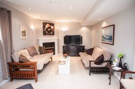 Wasaga Beach Bed & Breakfast | Casa Wasaga B&B (Roma Suite)