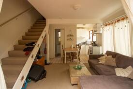 Freshwater Villa | Walk to the beach from a nice and cosy house
