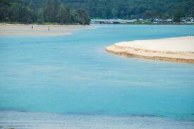 Dolphin Point House | On Point - Dolphin Point - Lake and Beach front