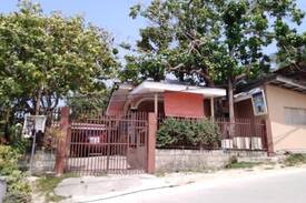 Sandugan House | YANCEL’S PLACE (Airconditioned room w/ Free WiFi)