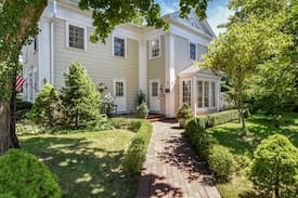 Bellport Hotel | Bellport Village Temperance Hall: Old Inlet Suite
