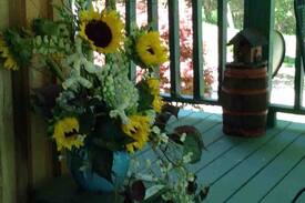 Gainesboro Cabin | Charming Happy Mountain Hideaway