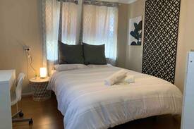 Cowra House | Stylish comfortable room in Cowra - D