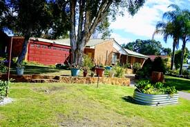 Thornlie House | Private room in comfortable home in Thornlie, WA