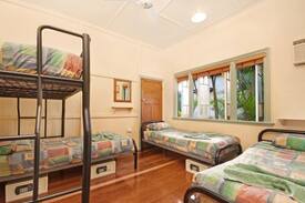 Bungalow Hostel | 2beds in7Share dorm in Tropic Days boutique hostel