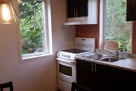 Bamfield House | WEST BAMFIELD Garden Suite