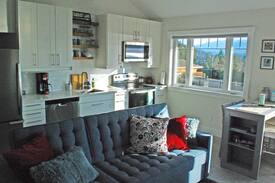 Langdale Apartment | Stardust Cottage Pet Friendly Guest Suite