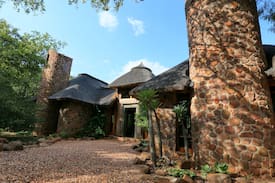 Vaalwater Villa | Tsheshepe Safari Lodge Welgevonden Game Reserve