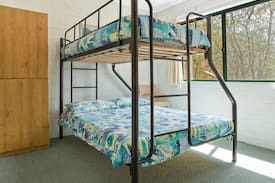 Merimbula Hostel | Triple Room - Shared Bathroom Facilities