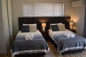 Eagle Bay Bed & Breakfast | Eagle Bay House - Autumn Room (twin)