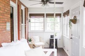 Kingsville House | Manor on Main Wine County Manor in Downtown Vibe