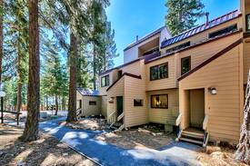Carnelian Woods House | NorthCamp: Updated getaway 2 blocks from Lake!
