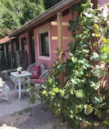 Heinzenberg House | Kleines rosa Häuschen