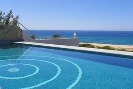 Atlanterra Villa | Villa única en frente de la Playa de los Alemanes