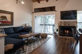 Carnelian Woods House | NorthCamp: Updated getaway 2 blocks from Lake!