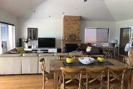 Currarong House | Comfort on the Rocks - Ocean Front