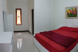 Yogyakarta House | Bumi Imang Homestay (Syariah)