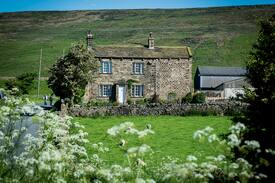 Embsay Other | Twin room with en-suite in Yorkshire Dales B&B