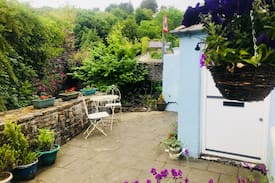 Laxey Cabin | Amulree Holiday Cottage next to Laxey river.