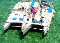 Carti Tupile Boat Rental | TULUB trimaran 52" de 16 m. de long 9 m. de large