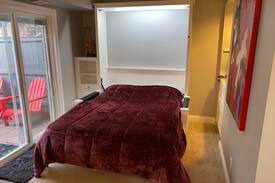 Lyon Park House | Private Suite with Outdoor Space in hot Clarendon!