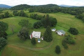 Woodville House | Walnut Run Farm - Private & Quiet - Sperryville