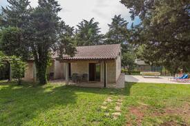 Mali Maj Apartment | Apartment House Materada / Pet Friendly Apartment Materada 2 located on a fenced plot