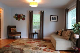 New Buffalo Cabin | The Lemonade Cottage, New Buffalo. Walk to beach!