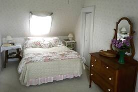 York Harbor Apartment | Whiting Cottage Apt 3 in York Harbor