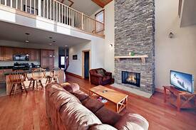 Wolf Laurel House | Corner Unit w/ Mountain Views, Next to Ski Lift