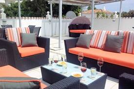 Marbella Villa | Fab Villa, sleeps 8, walk to Banus and beach