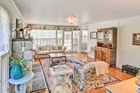 Lincoln City House | Eileen's Cottage - Charming Home and Large Garden Right On Siletz Bay