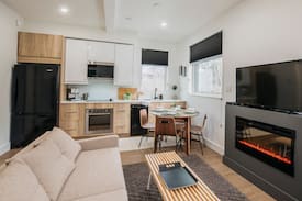 Yellowknife House | Waterfront Nordic Getaway - Licensed B&B