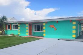 Pensacola Beach Cabin | The "Cowa-bungalow!"Sleeps 14! Walk to the Beach